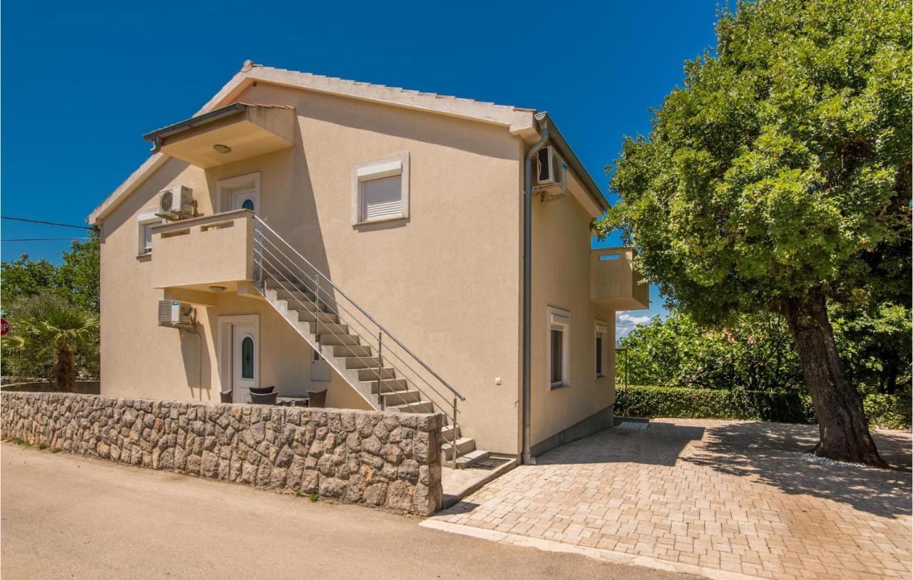 Nice Apartment In Malinska Dubasnica With Kitchen エクステリア 写真